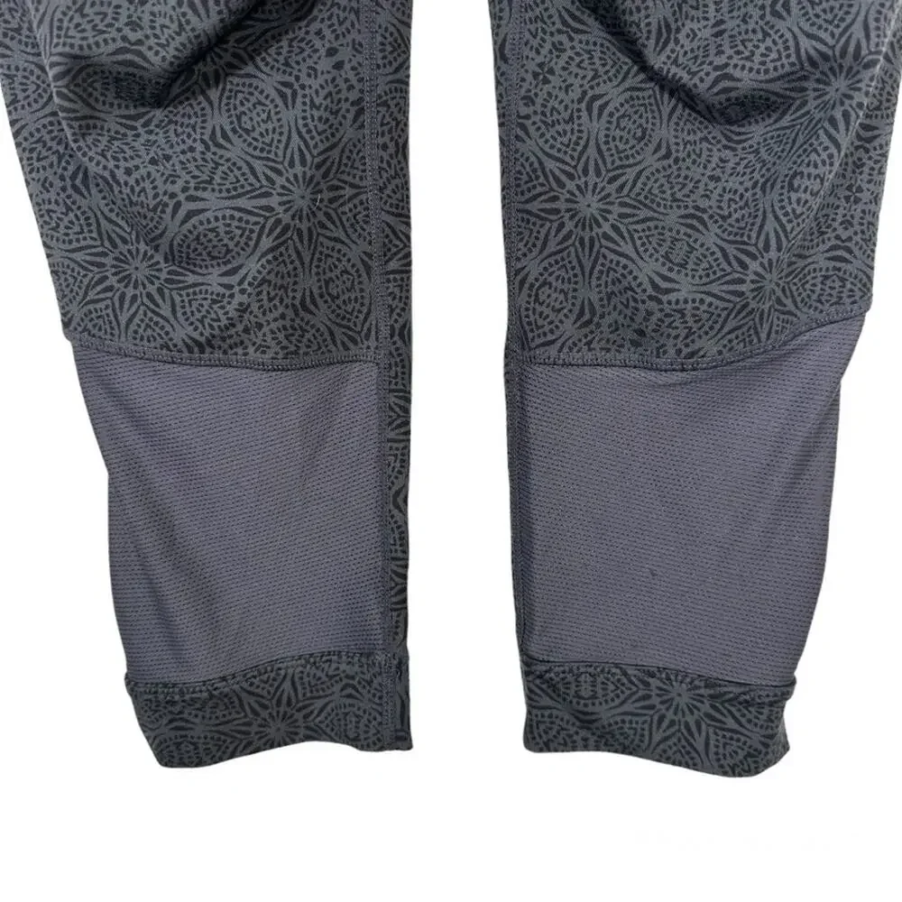 Athleta  Grey Asphalt Starfruit Bare To Run Capri  581373